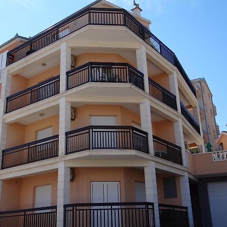 Vila Lola Apartmani Trogir Exteriör bild