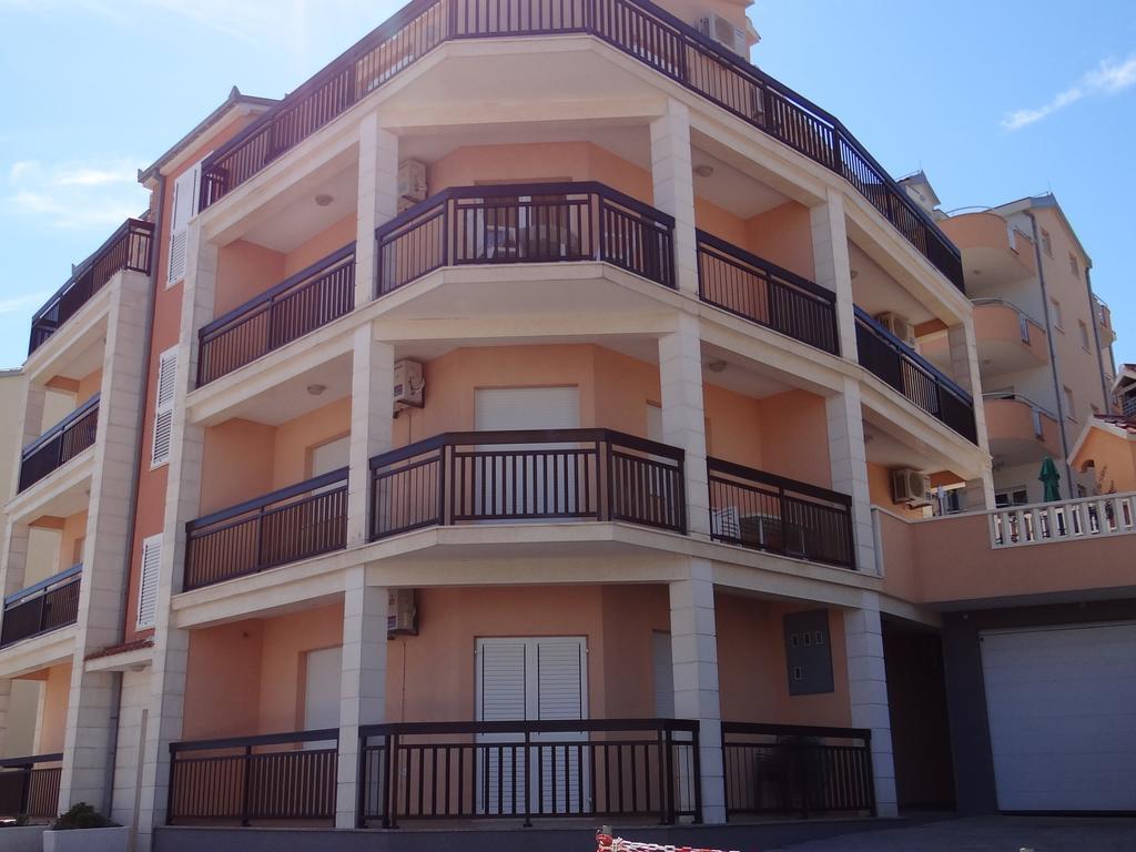 Vila Lola Apartmani Trogir Exteriör bild