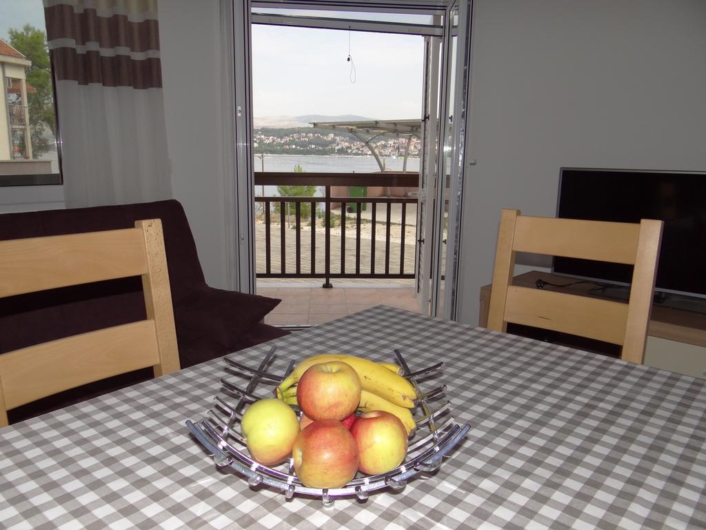 Vila Lola Apartmani Trogir Exteriör bild