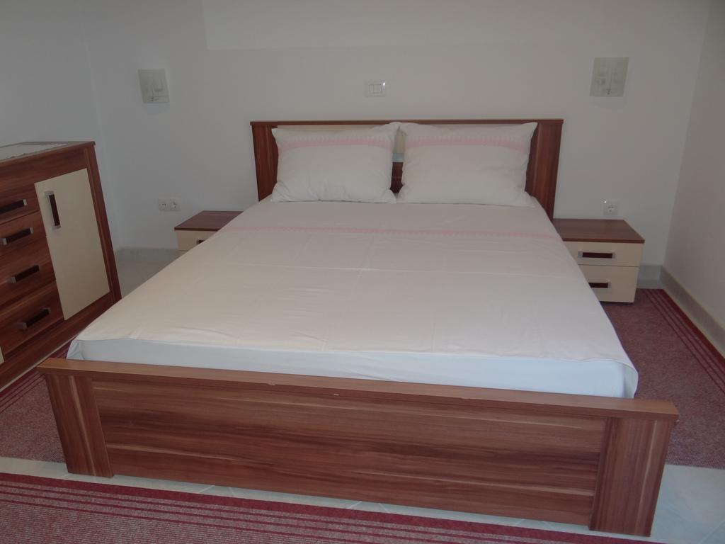 Vila Lola Apartmani Trogir Exteriör bild