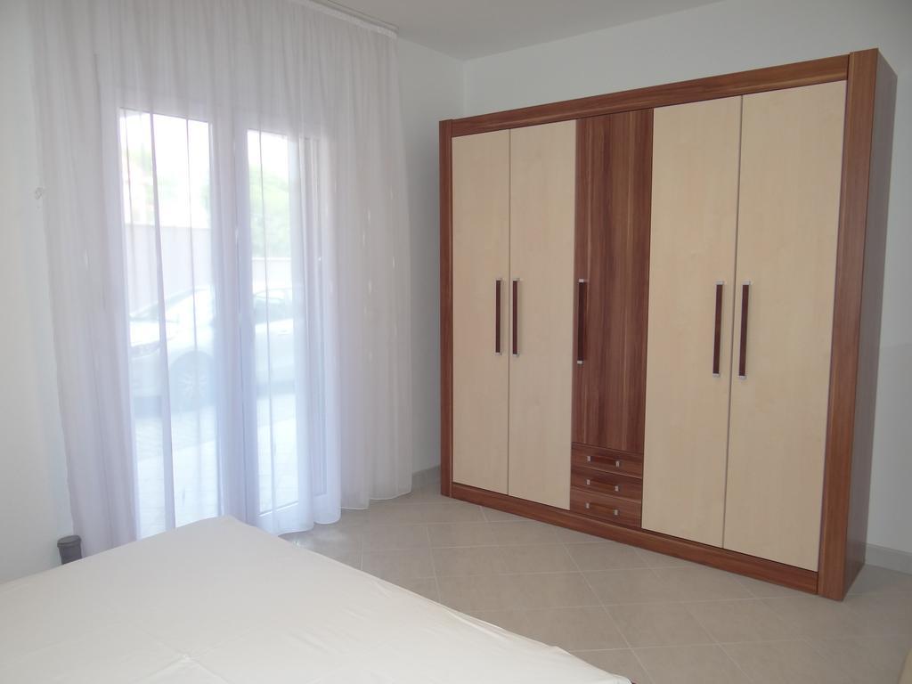 Vila Lola Apartmani Trogir Exteriör bild