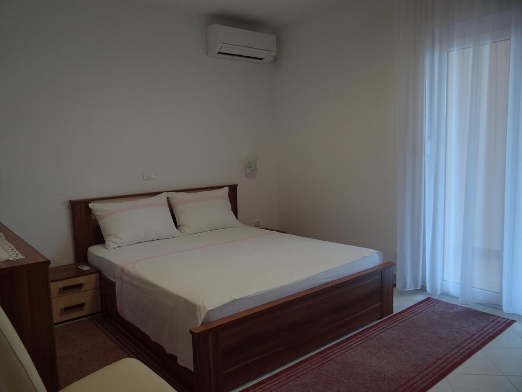 Vila Lola Apartmani Trogir Exteriör bild