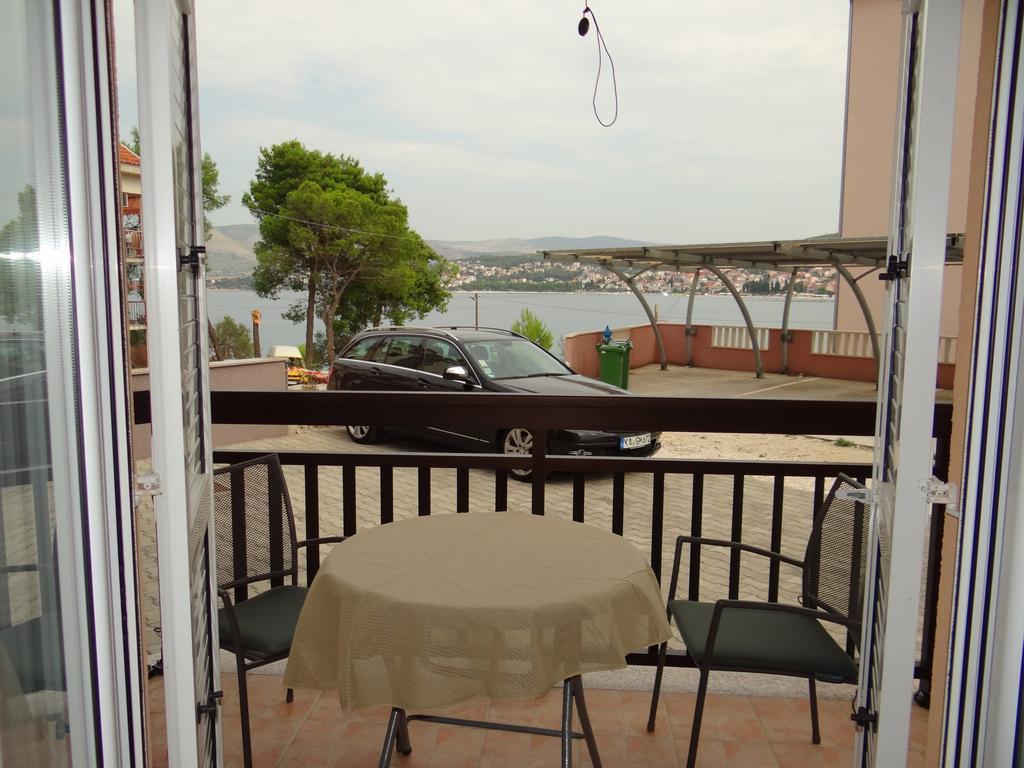 Vila Lola Apartmani Trogir Exteriör bild