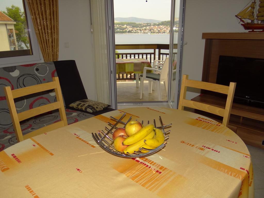 Vila Lola Apartmani Trogir Exteriör bild