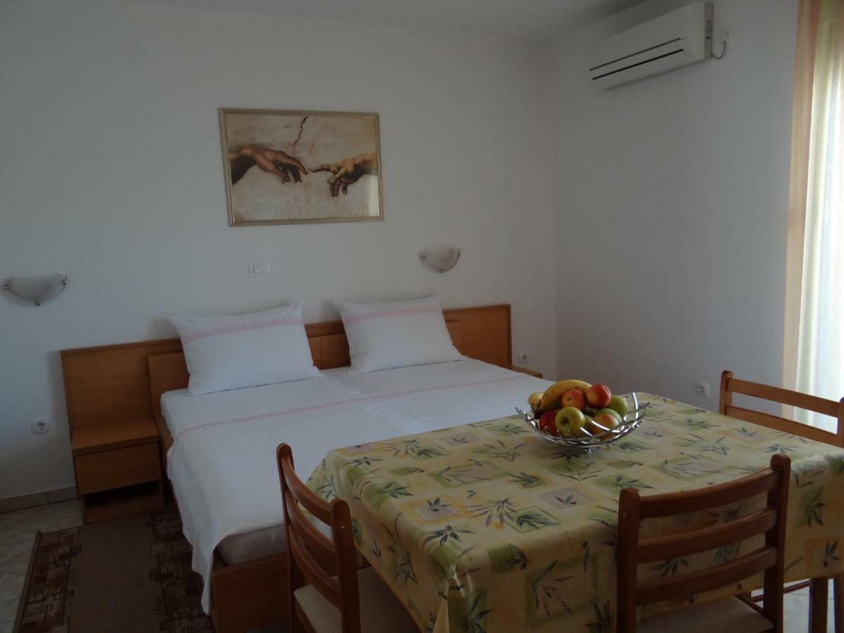 Vila Lola Apartmani Trogir Exteriör bild