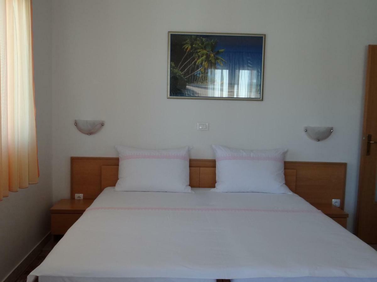 Vila Lola Apartmani Trogir Exteriör bild