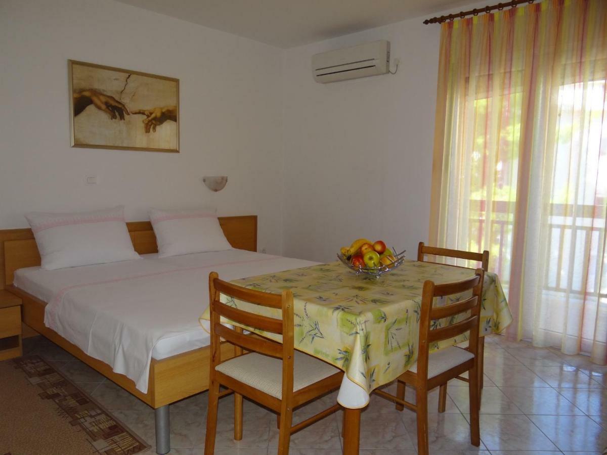 Vila Lola Apartmani Trogir Exteriör bild