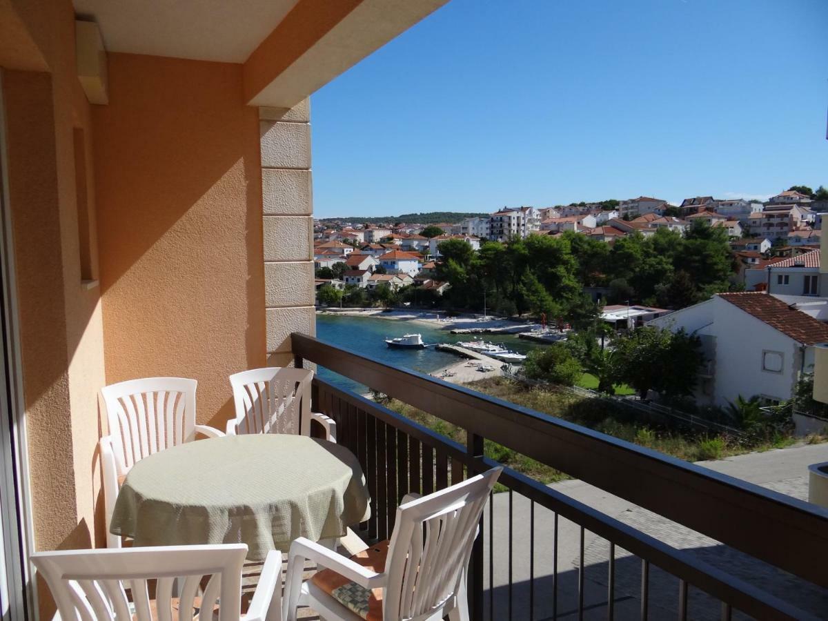 Vila Lola Apartmani Trogir Exteriör bild