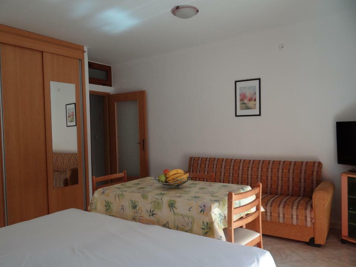 Vila Lola Apartmani Trogir Exteriör bild
