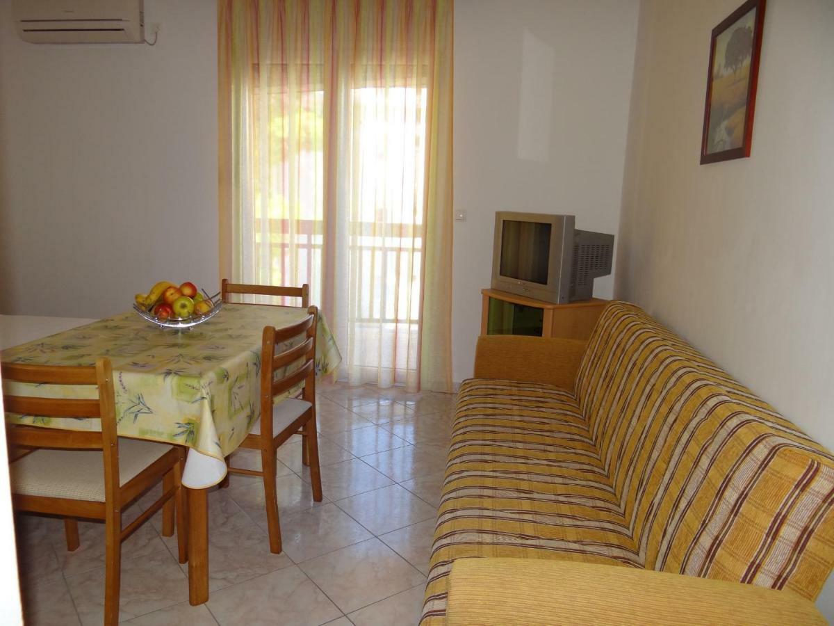 Vila Lola Apartmani Trogir Exteriör bild