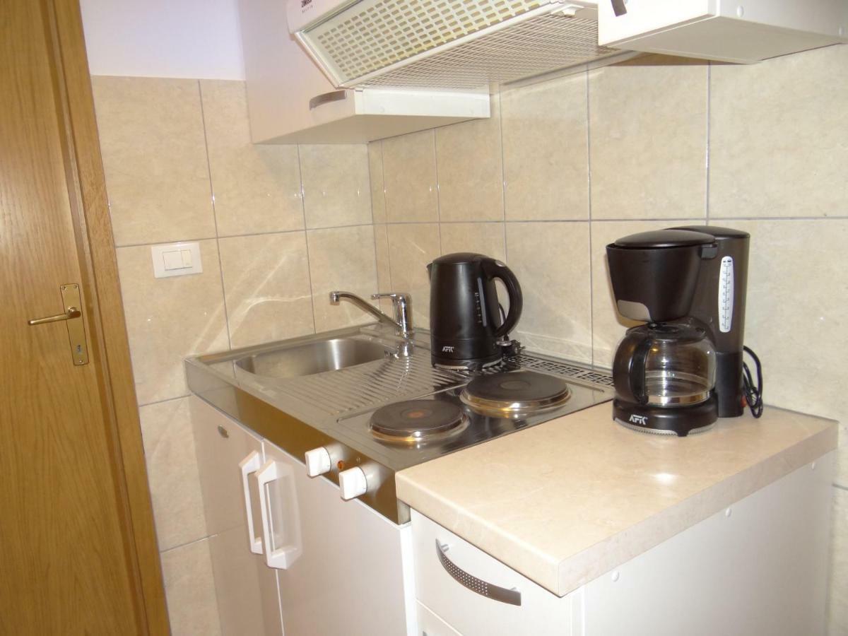 Vila Lola Apartmani Trogir Exteriör bild
