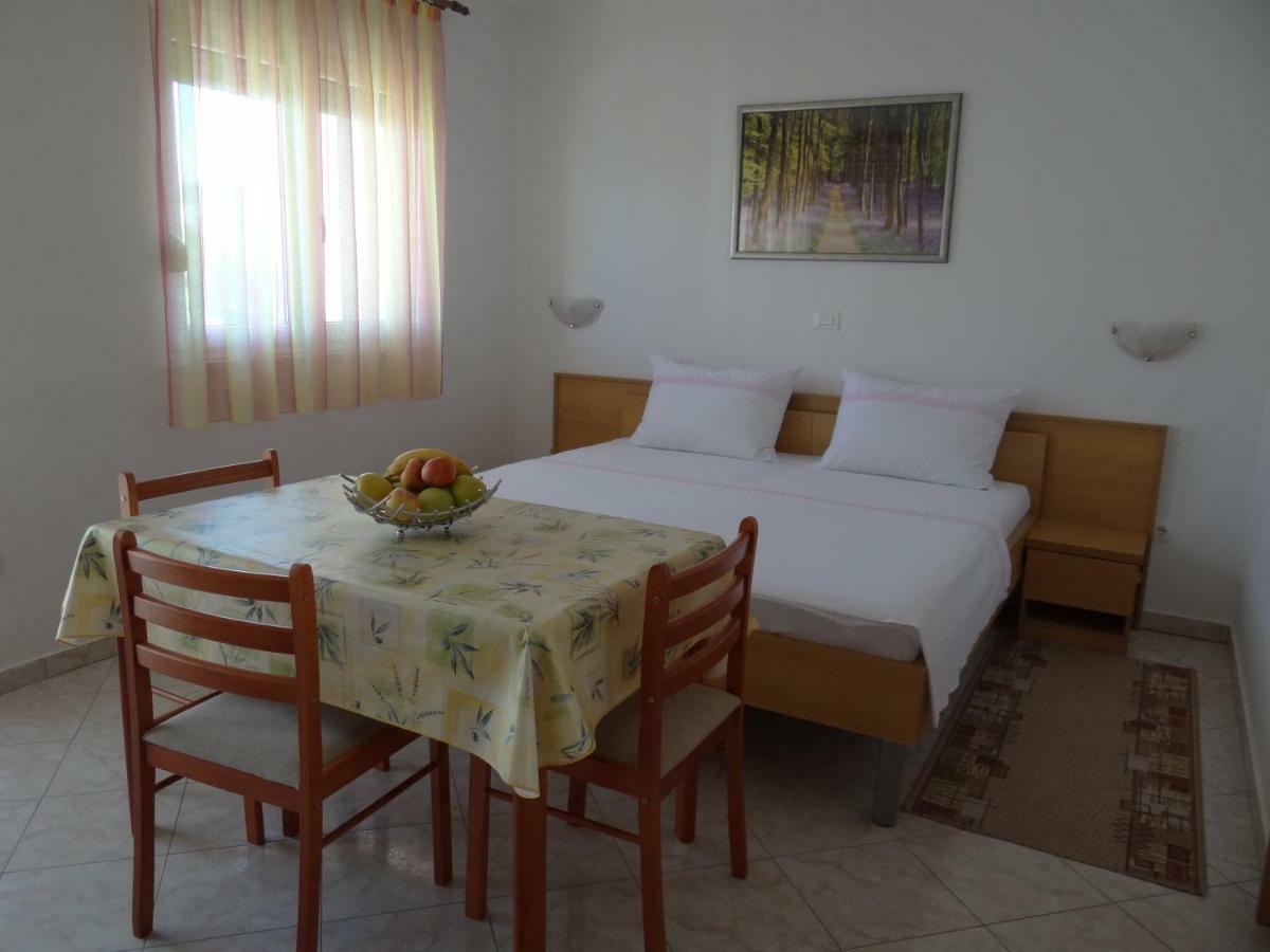 Vila Lola Apartmani Trogir Exteriör bild
