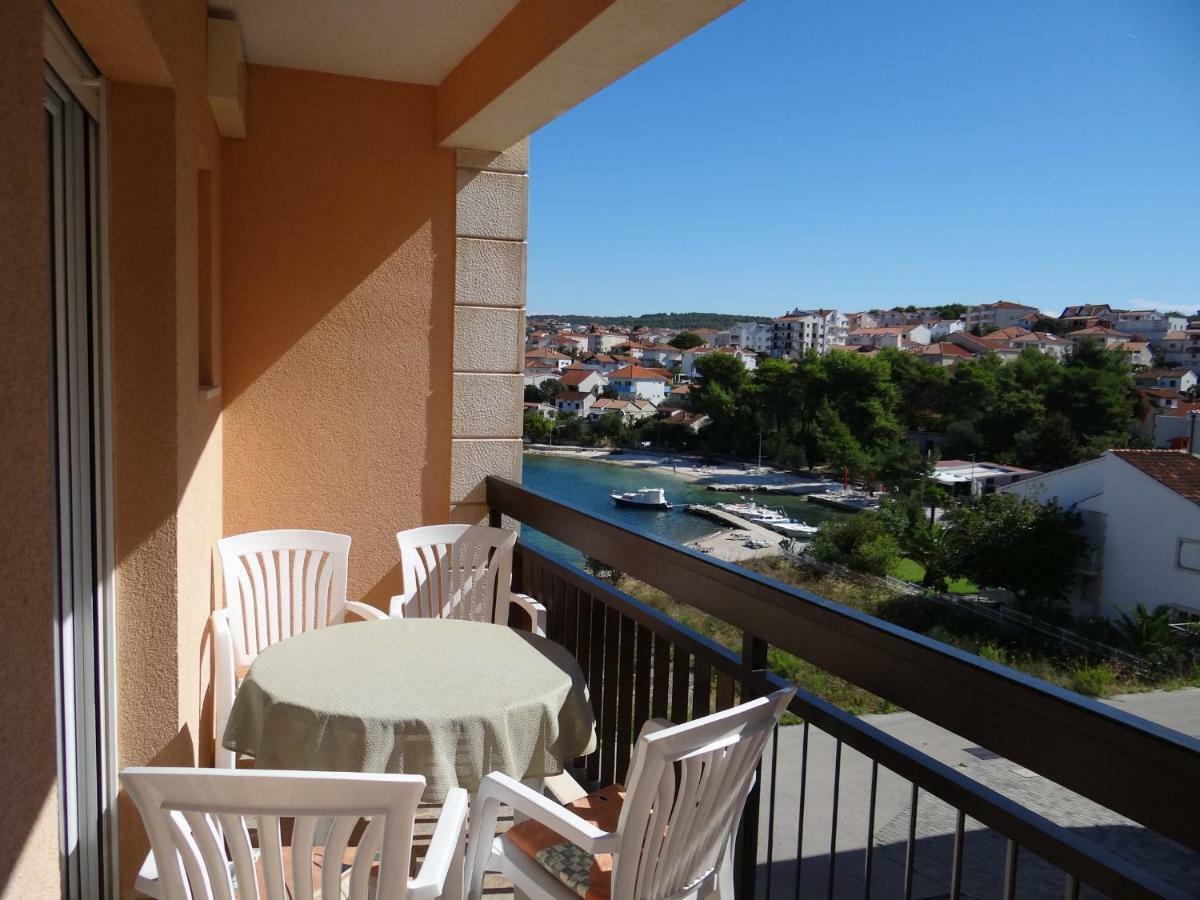 Vila Lola Apartmani Trogir Exteriör bild