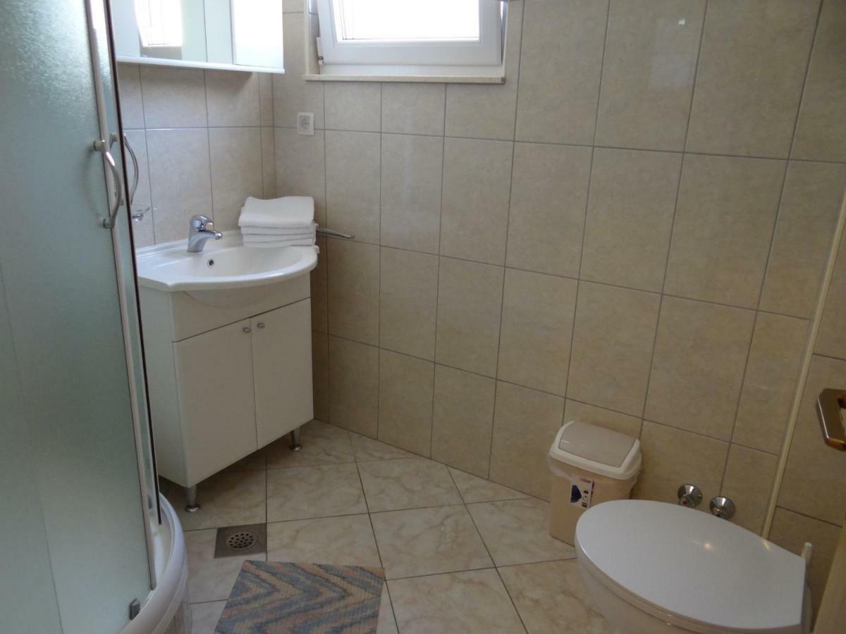 Vila Lola Apartmani Trogir Exteriör bild