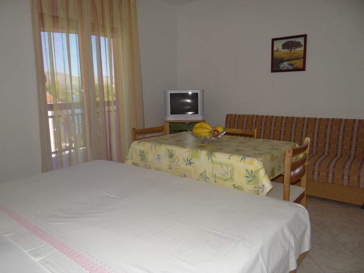 Vila Lola Apartmani Trogir Exteriör bild