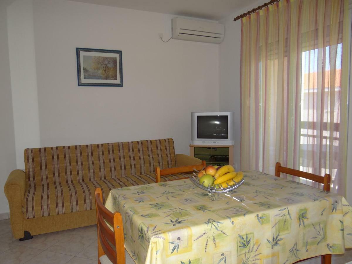 Vila Lola Apartmani Trogir Exteriör bild