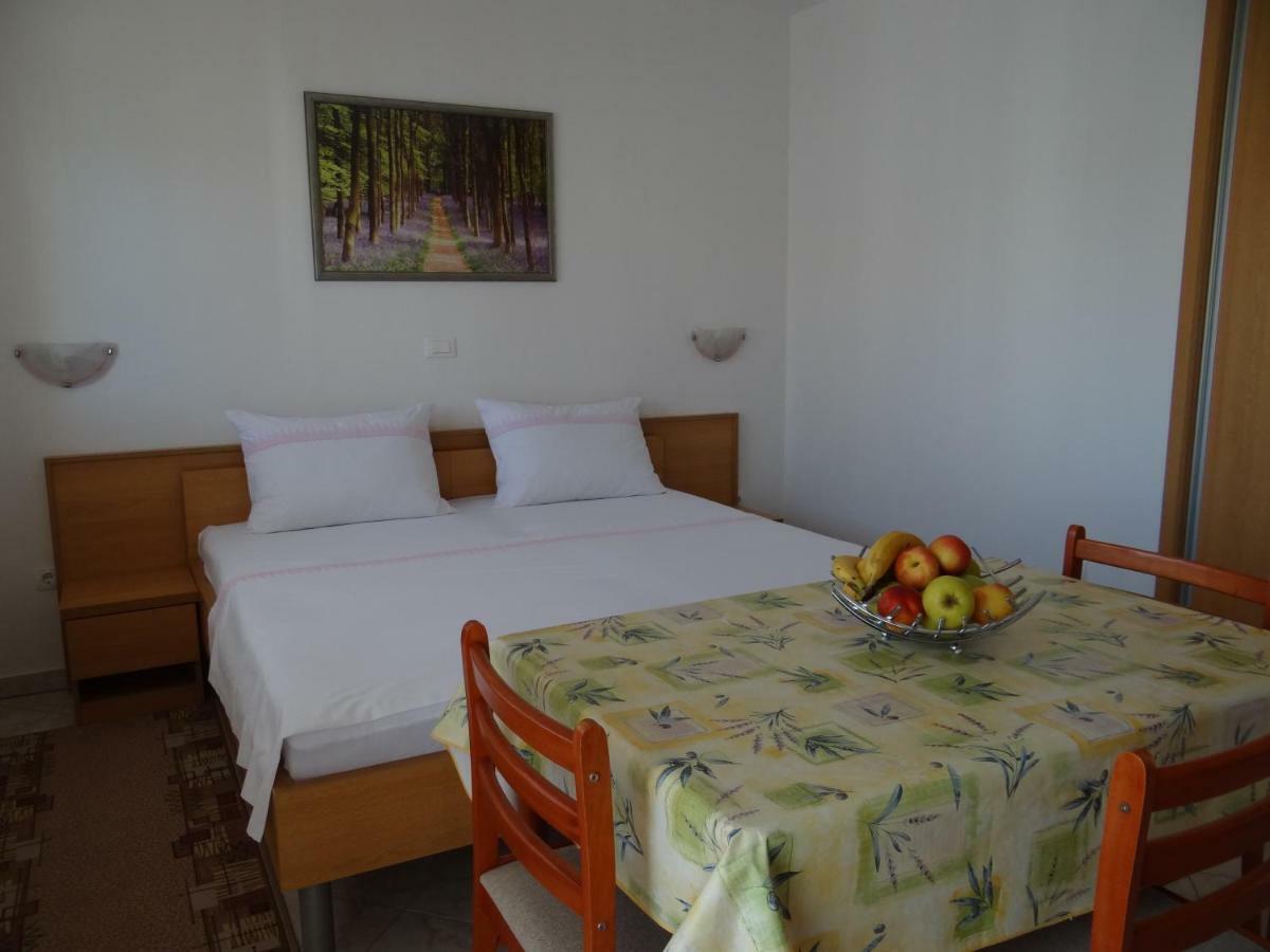 Vila Lola Apartmani Trogir Exteriör bild