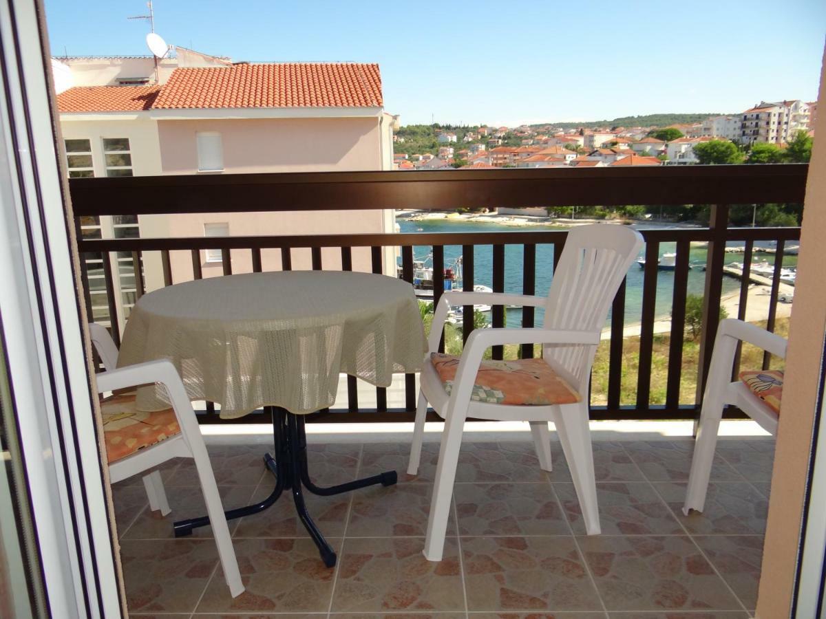 Vila Lola Apartmani Trogir Exteriör bild